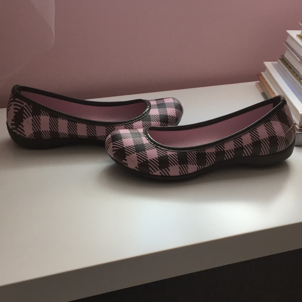 Adorable Crocs Shoes - Picture 2 of 4
